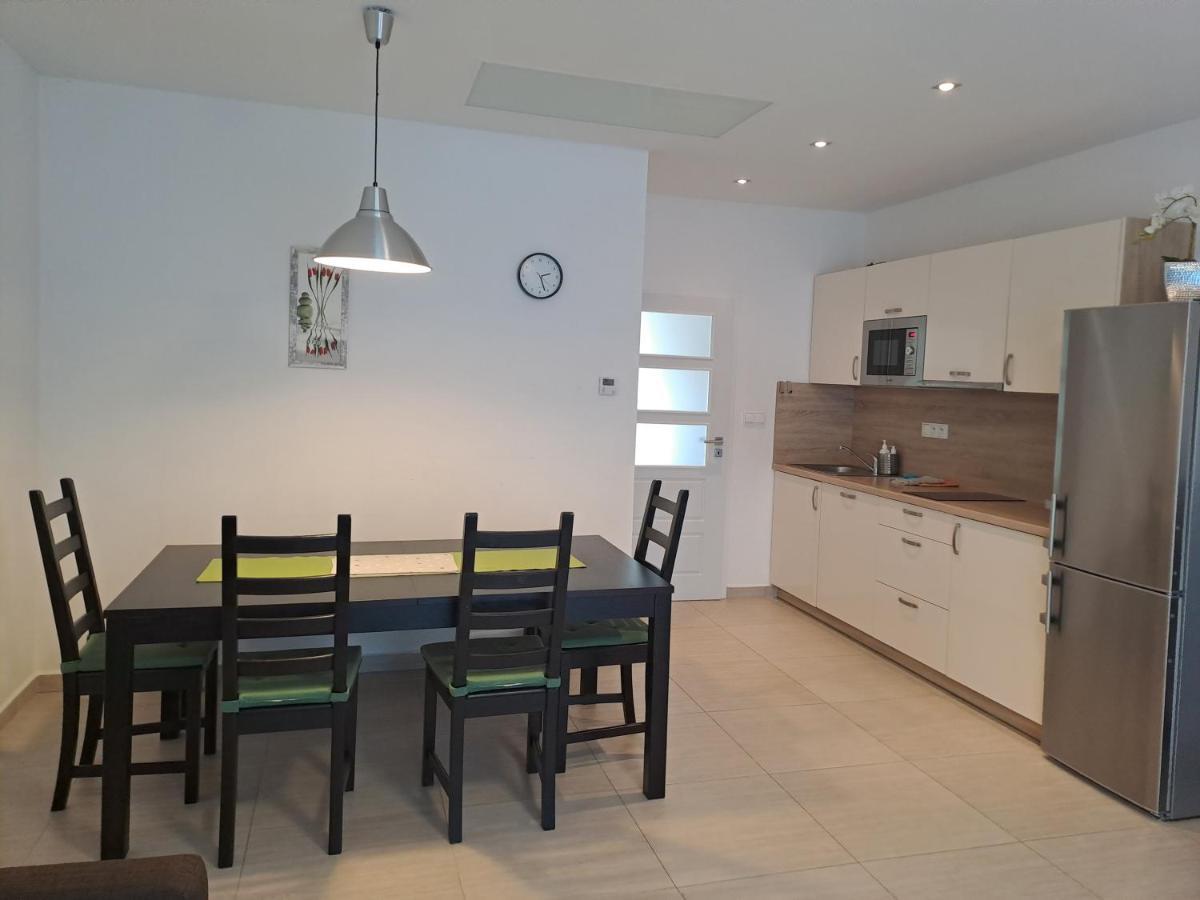 Apartmány U Zámečku Hlohovec Exterior foto