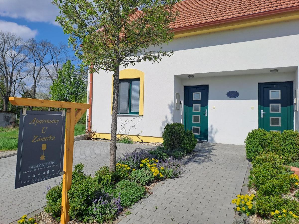 Apartmány U Zámečku Hlohovec Exterior foto